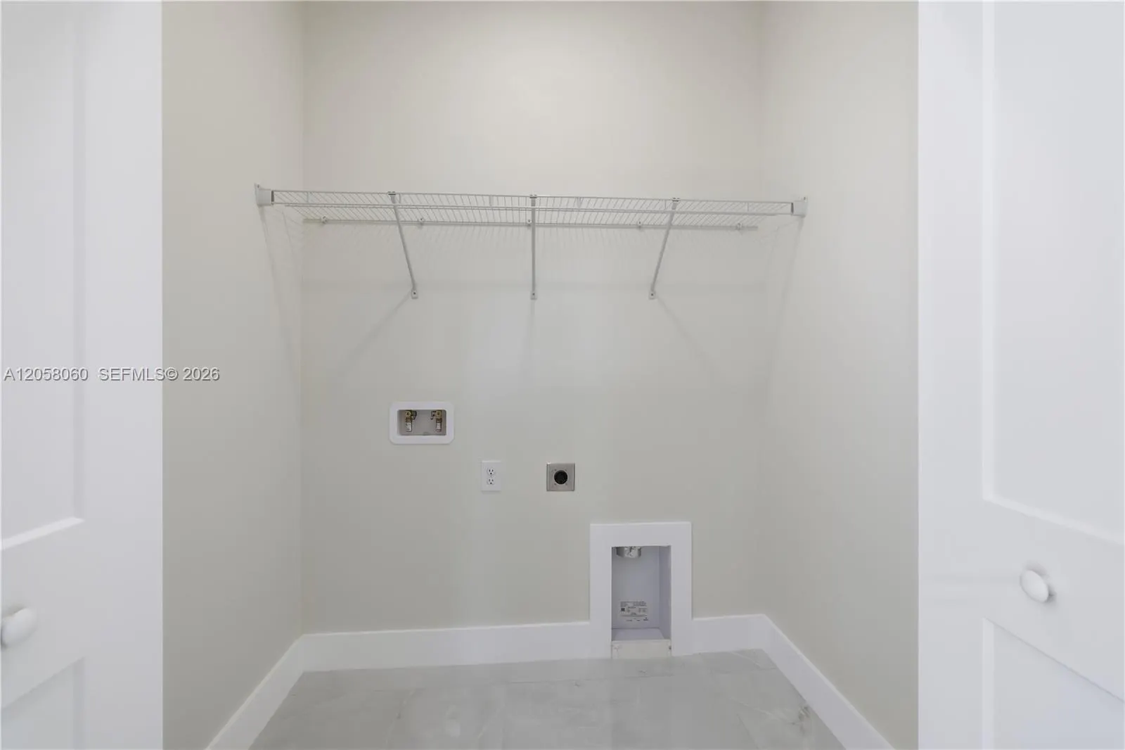 707 Bahama Avenue S