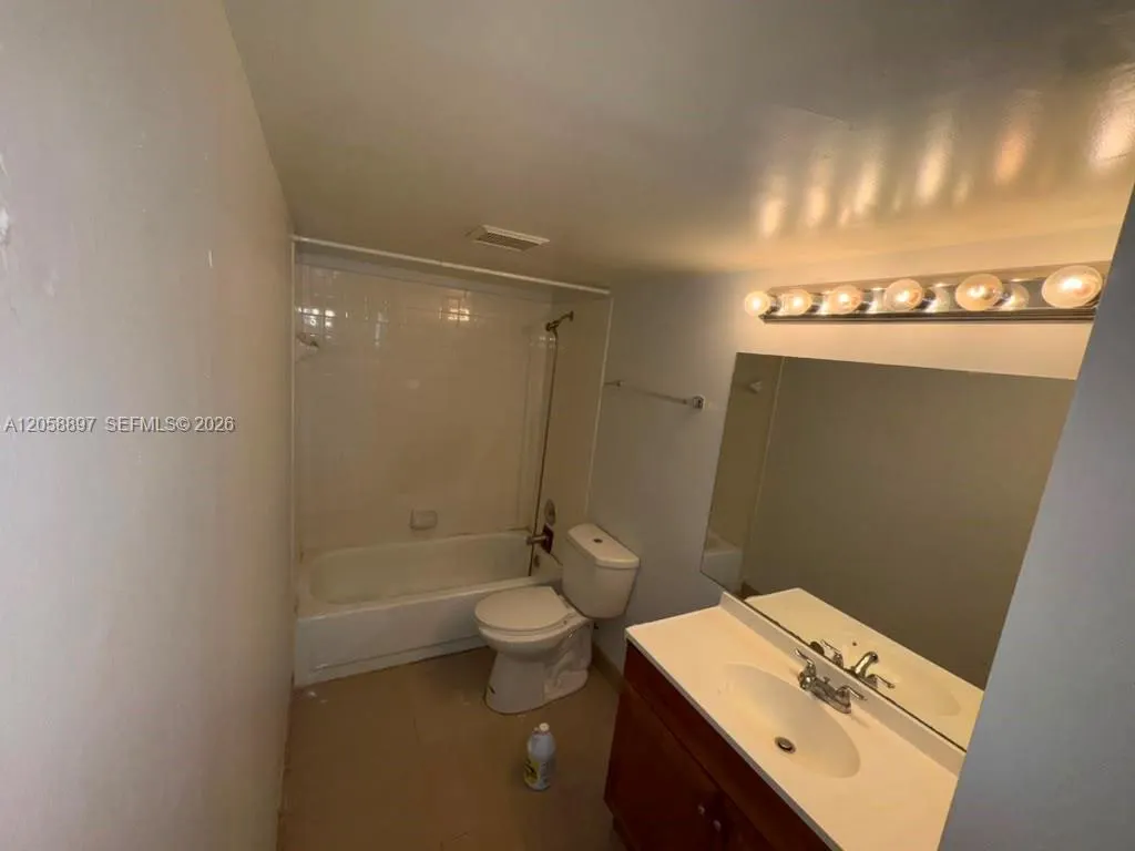 3461 NW 44th Street #102