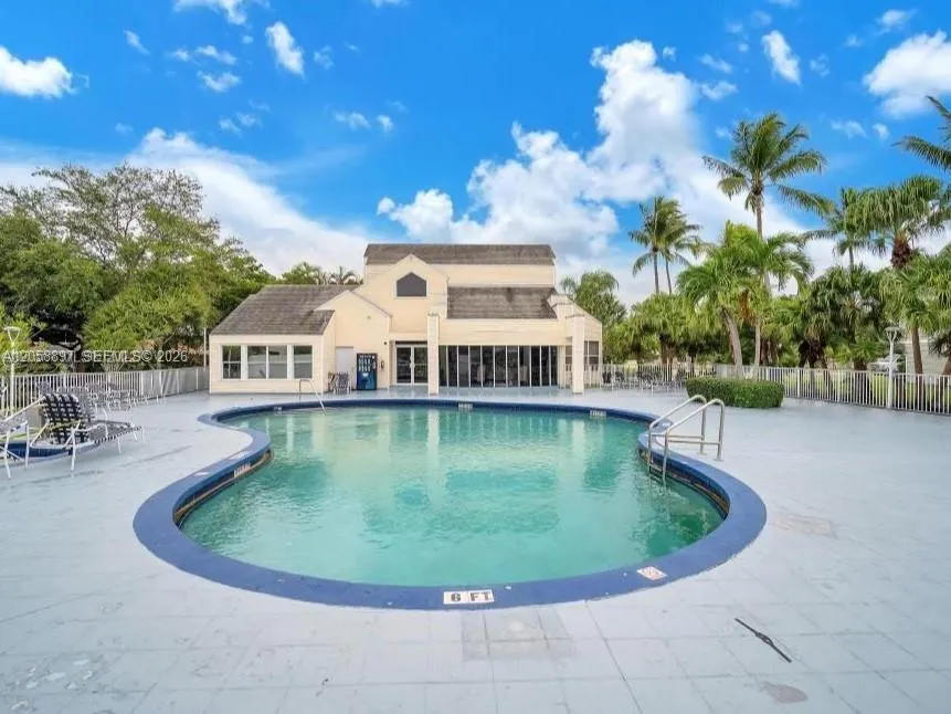 3461 NW 44th Street #102