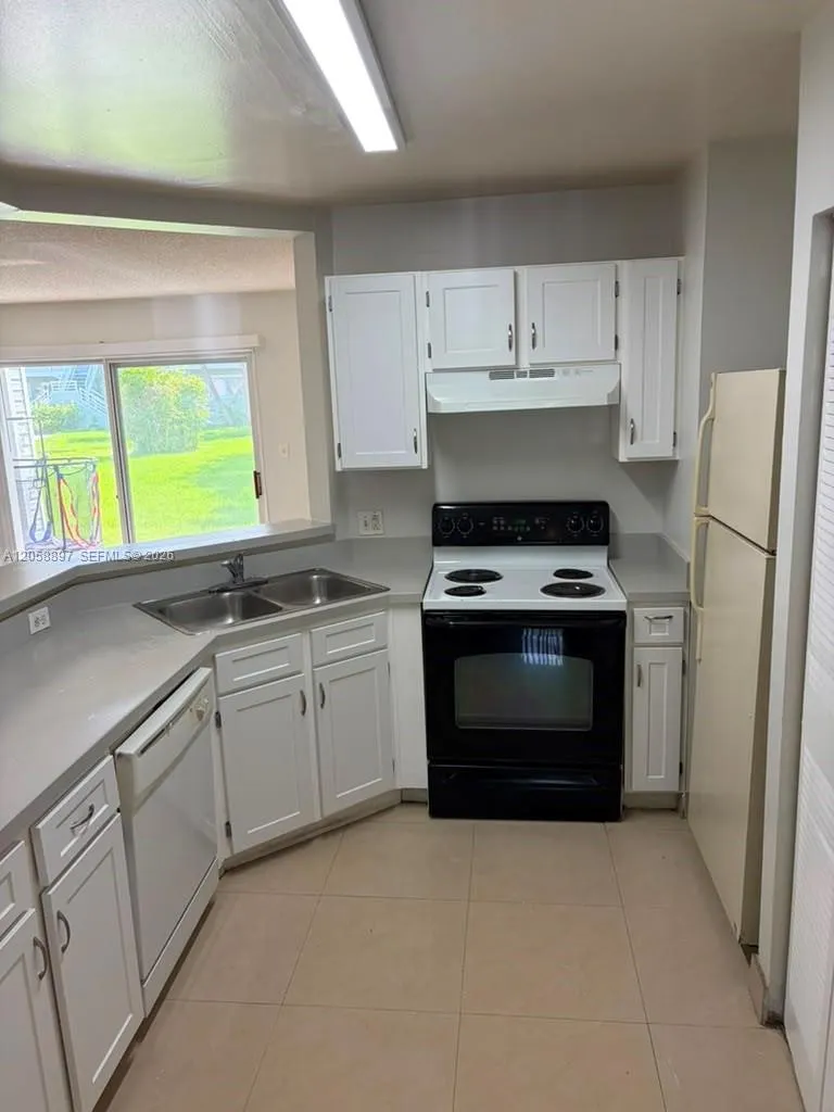 3461 NW 44th Street #102