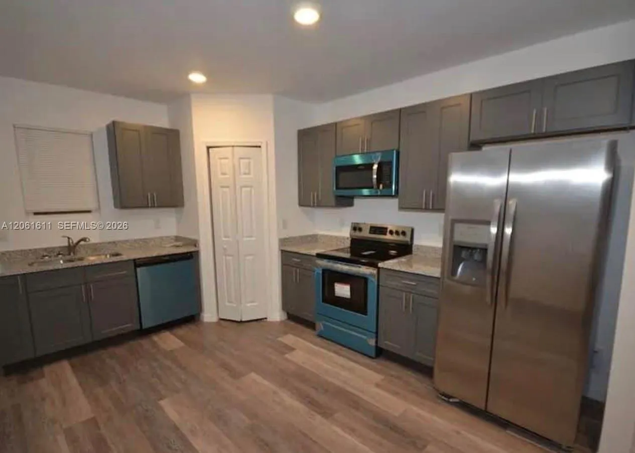 2221 Carver Avenue #N/A