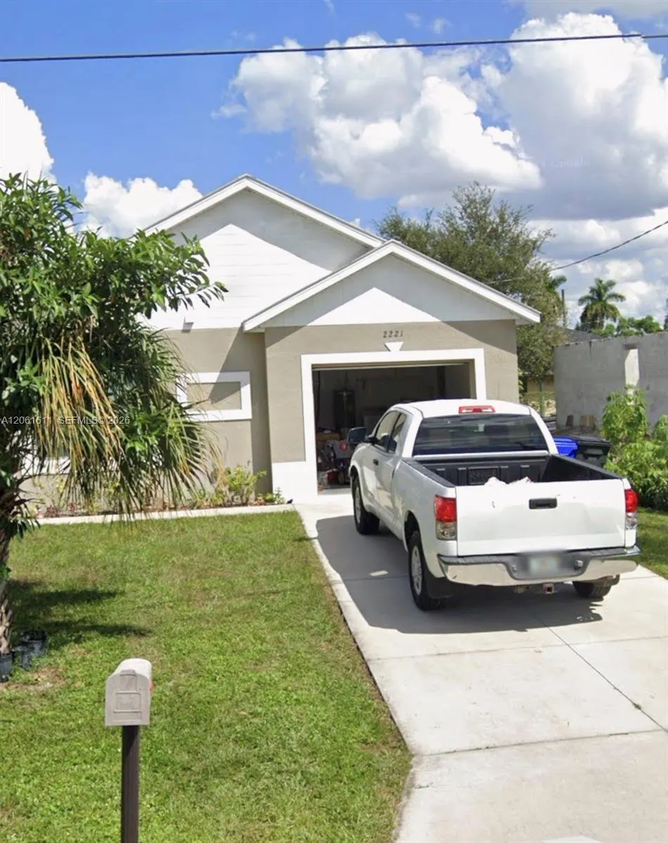 2221 Carver Avenue #N/A