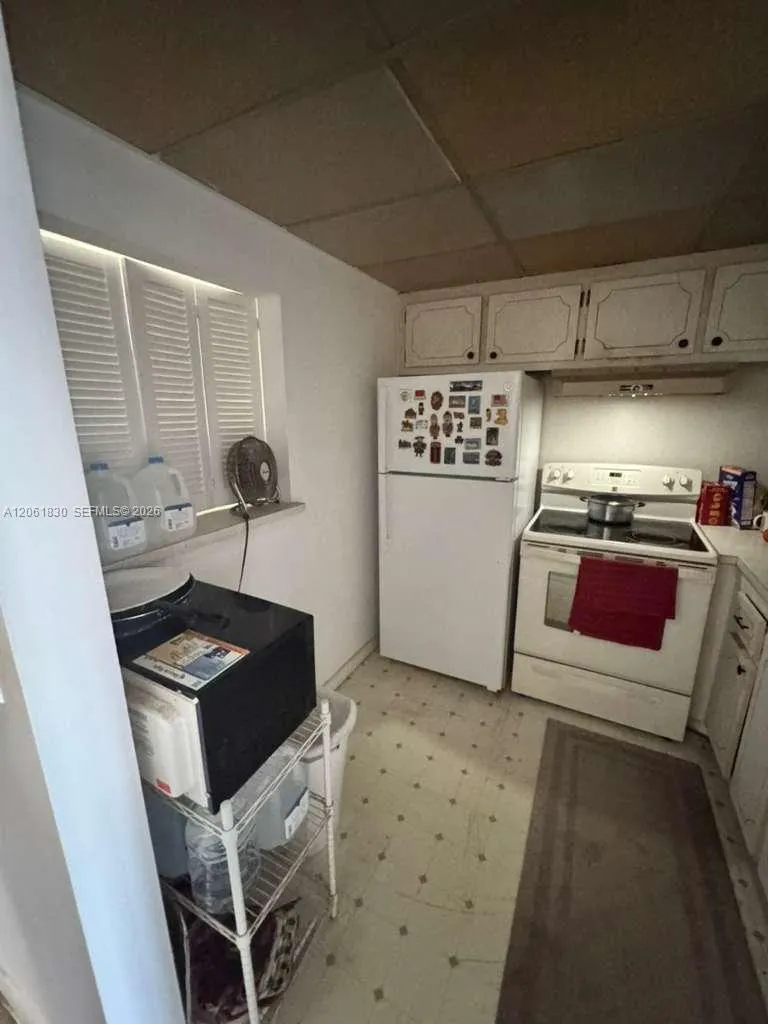568 N Mansfield N #568