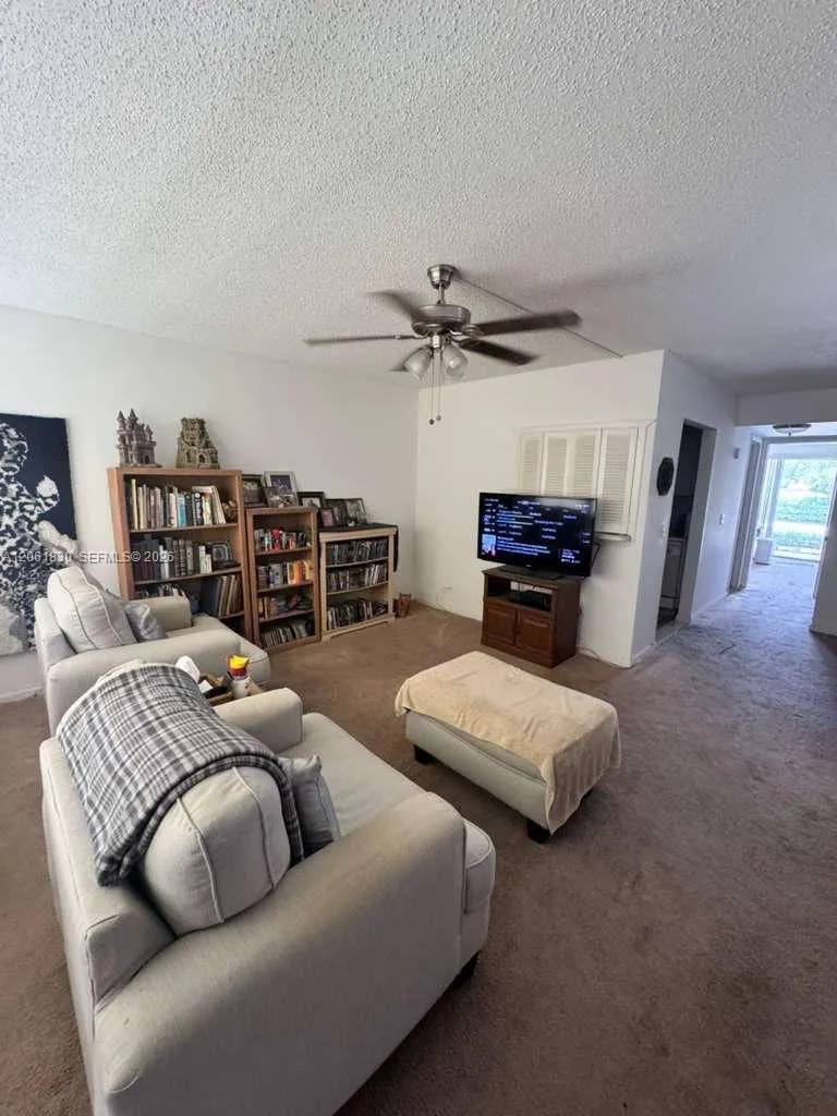 568 N Mansfield N #568