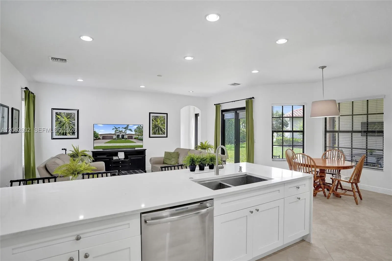 9000 Lakeview Place