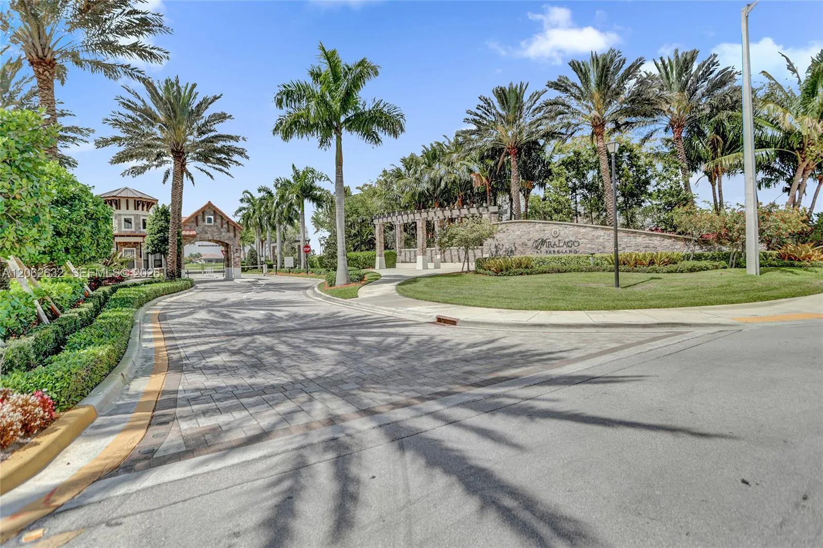 9000 Lakeview Place