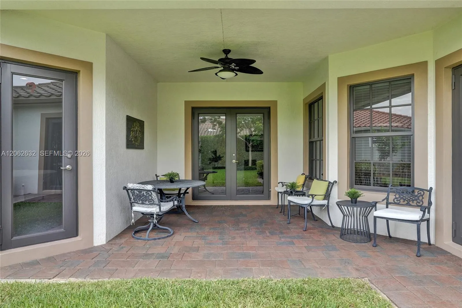 9000 Lakeview Place