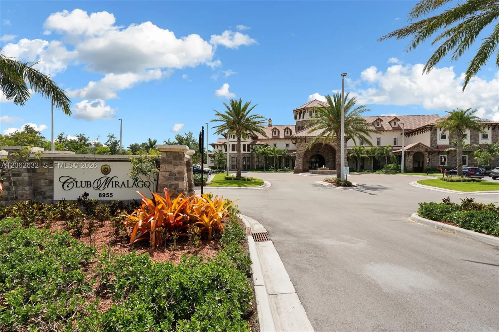 9000 Lakeview Place