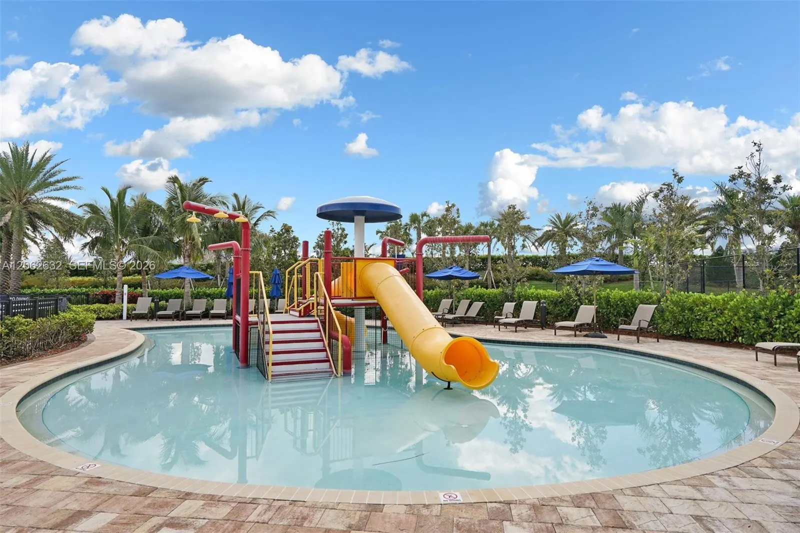 9000 Lakeview Place