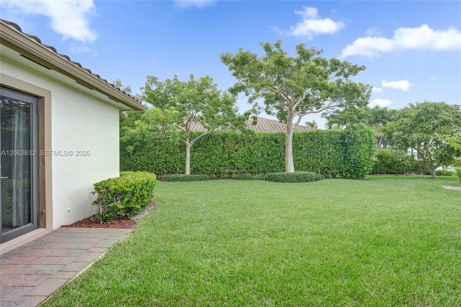 9000 Lakeview Place