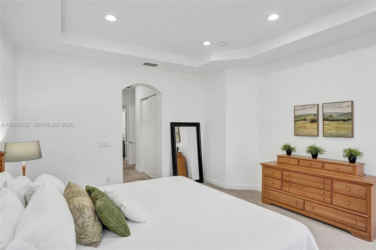 9000 Lakeview Place