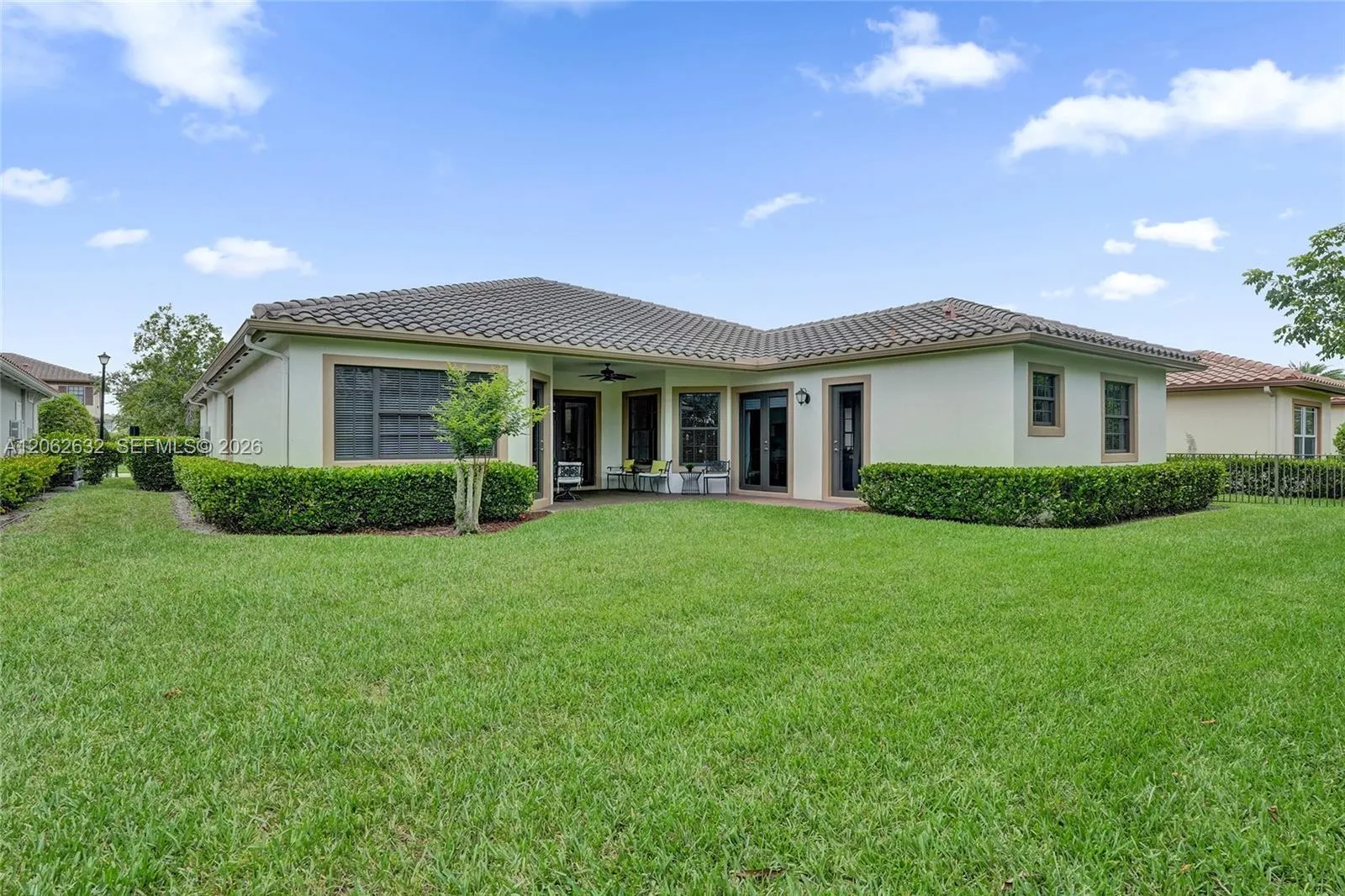 9000 Lakeview Place