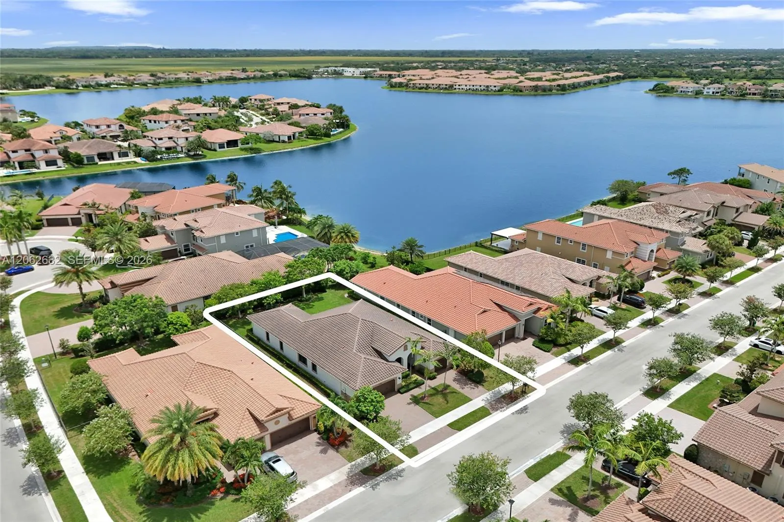 9000 Lakeview Place