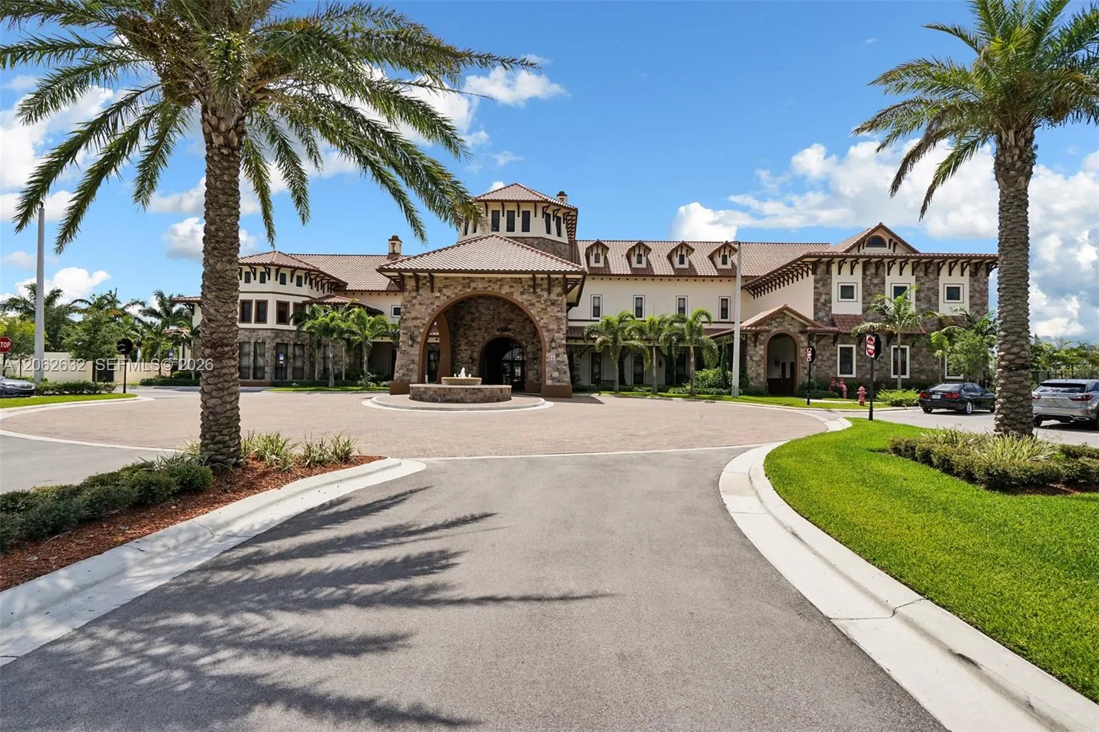 9000 Lakeview Place