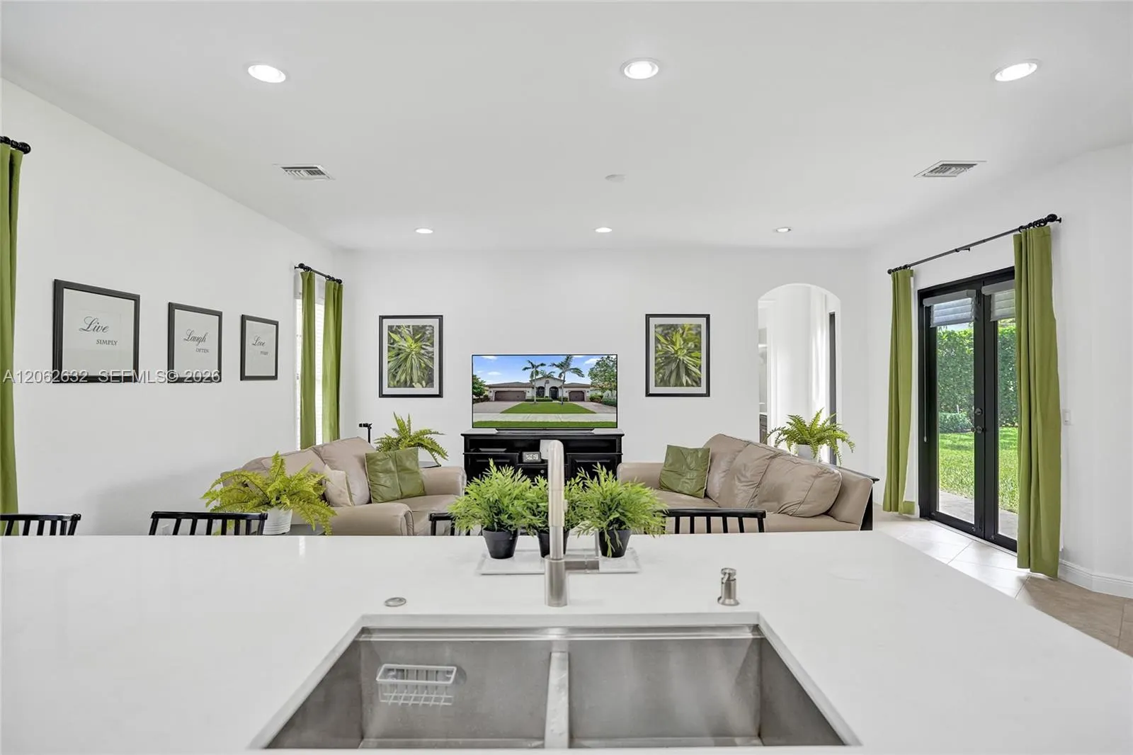 9000 Lakeview Place