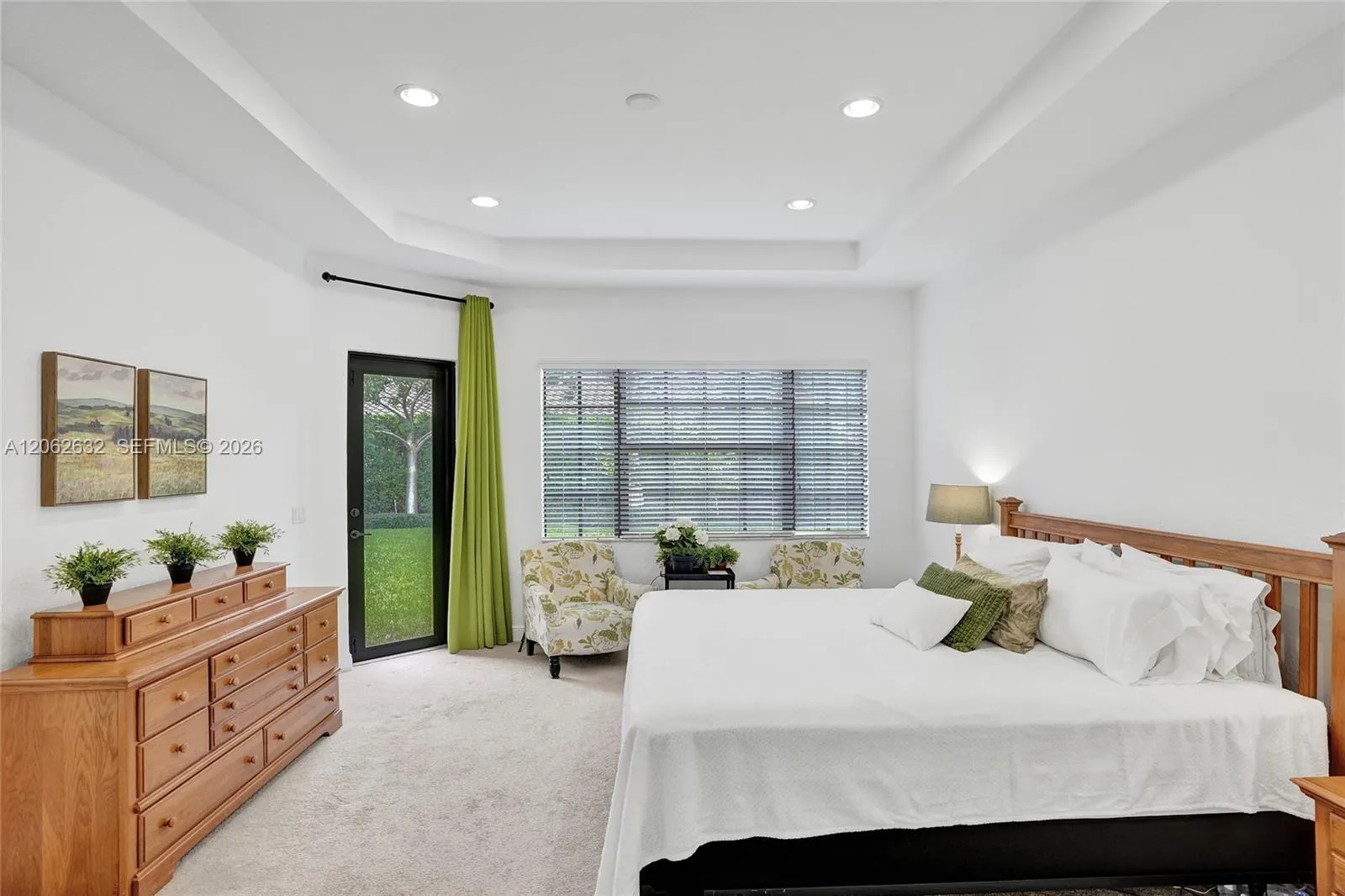 9000 Lakeview Place