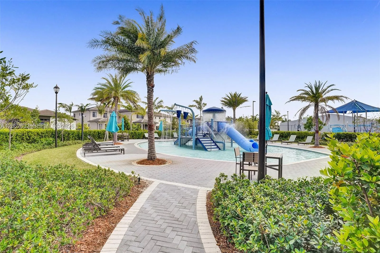 9000 Lakeview Place