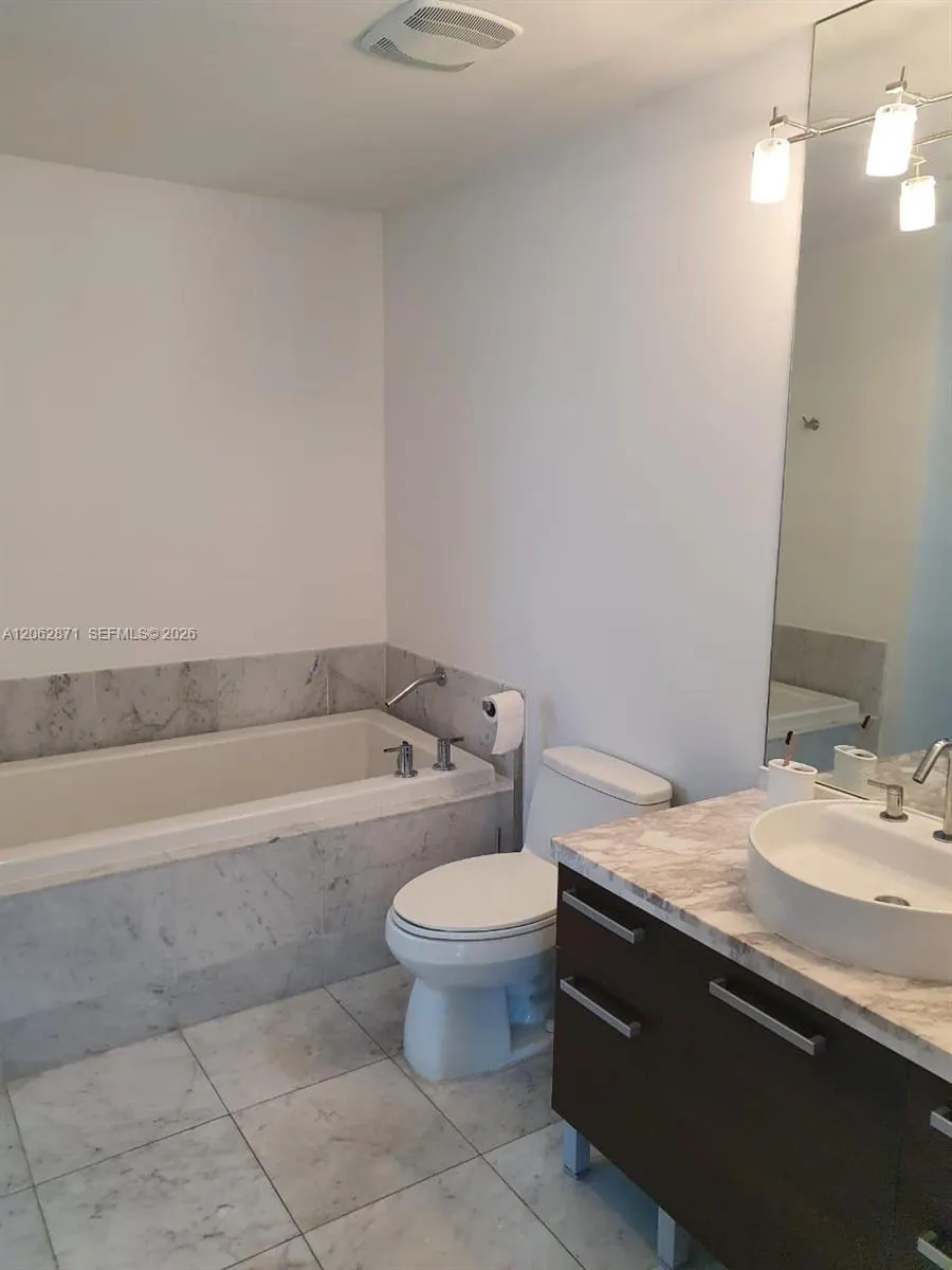 244 Biscayne Boulevard #202
