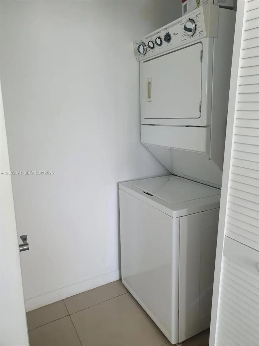 244 Biscayne Boulevard #202