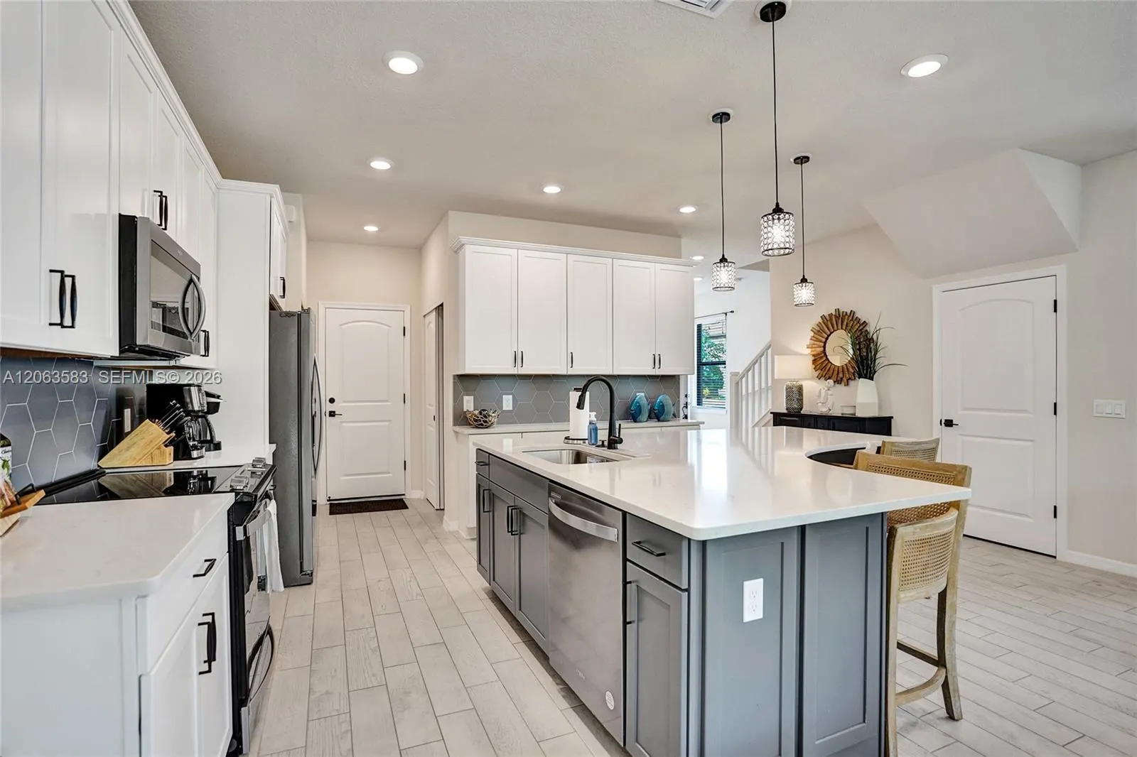 8193 Cinch Way