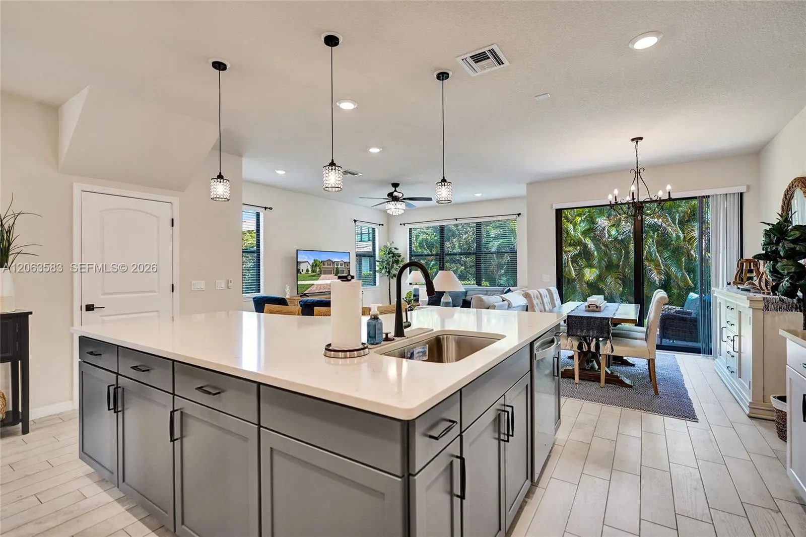 8193 Cinch Way
