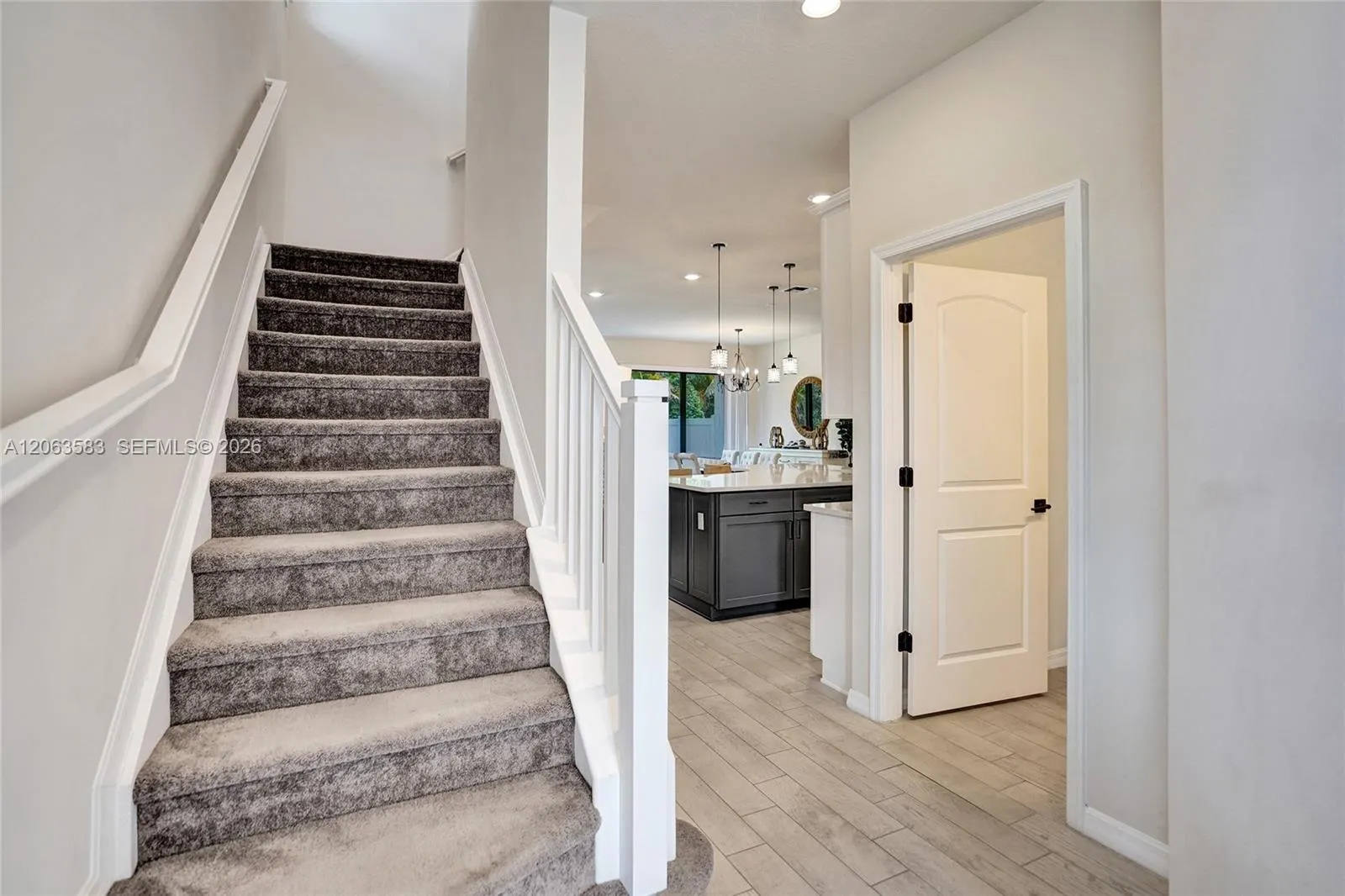 8193 Cinch Way