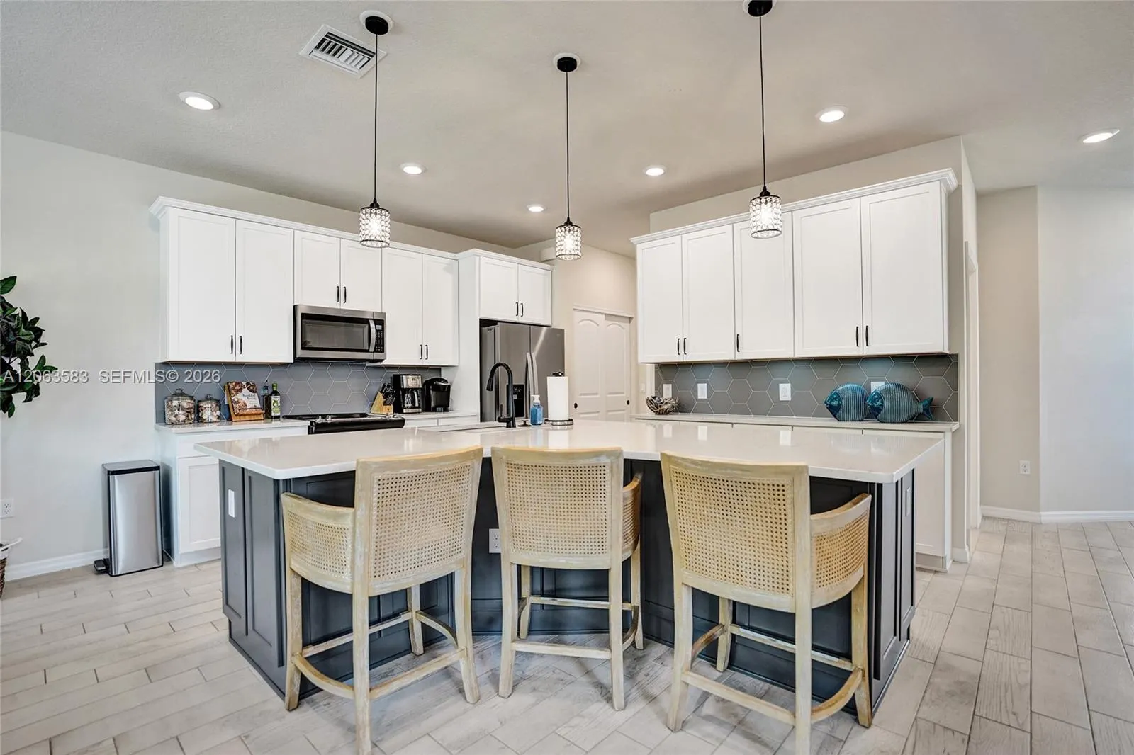 8193 Cinch Way