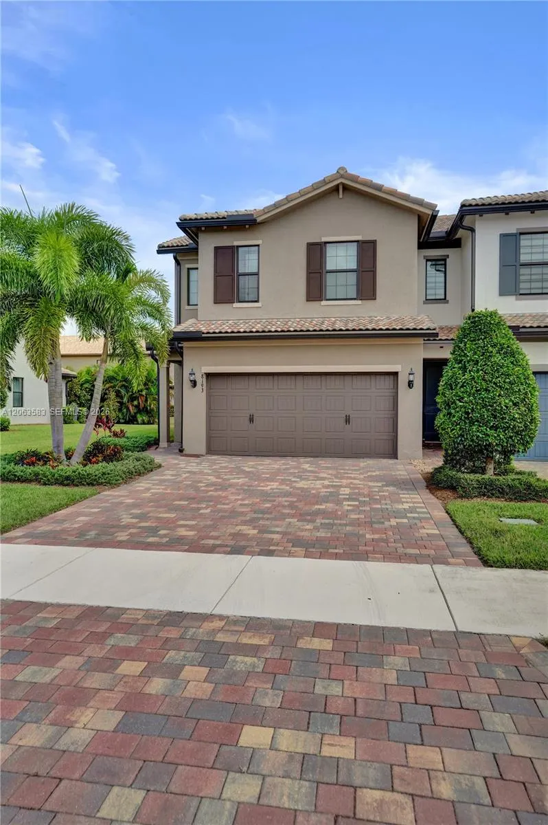 8193 Cinch Way