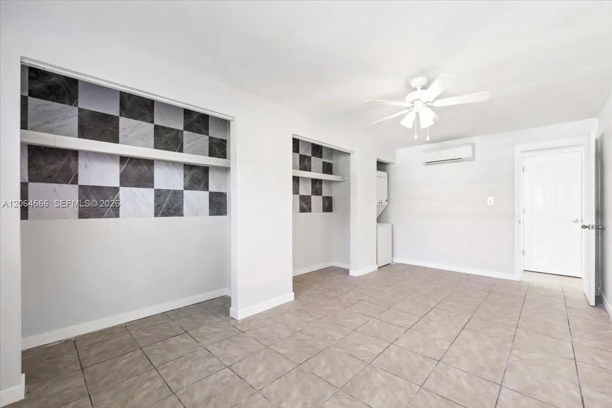 681/683 95th Avenue N