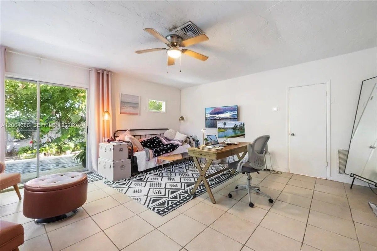 681/683 95th Avenue N