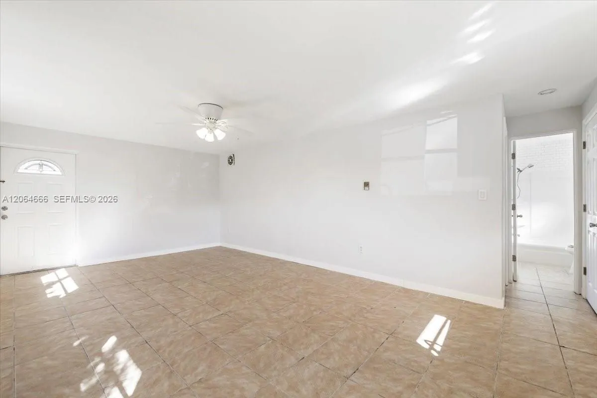 681/683 95th Avenue N