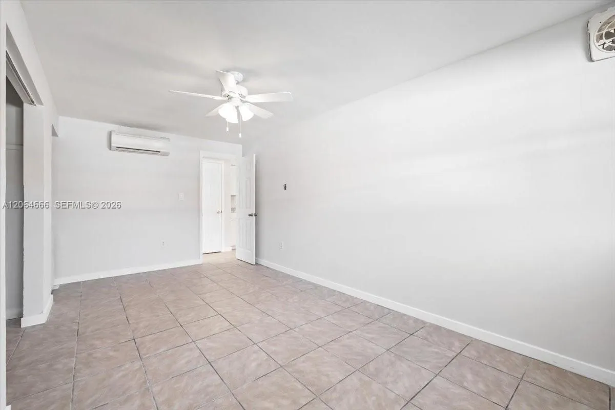 681/683 95th Avenue N
