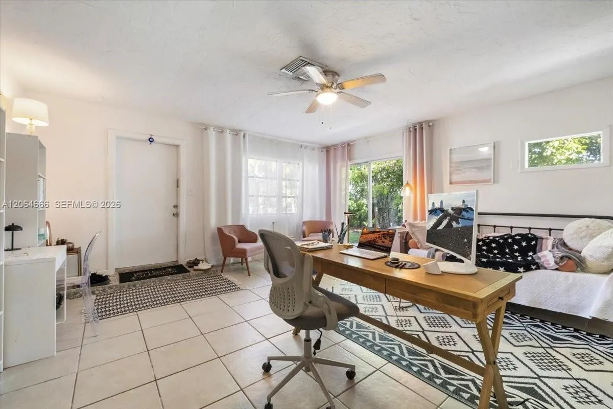 681/683 95th Avenue N