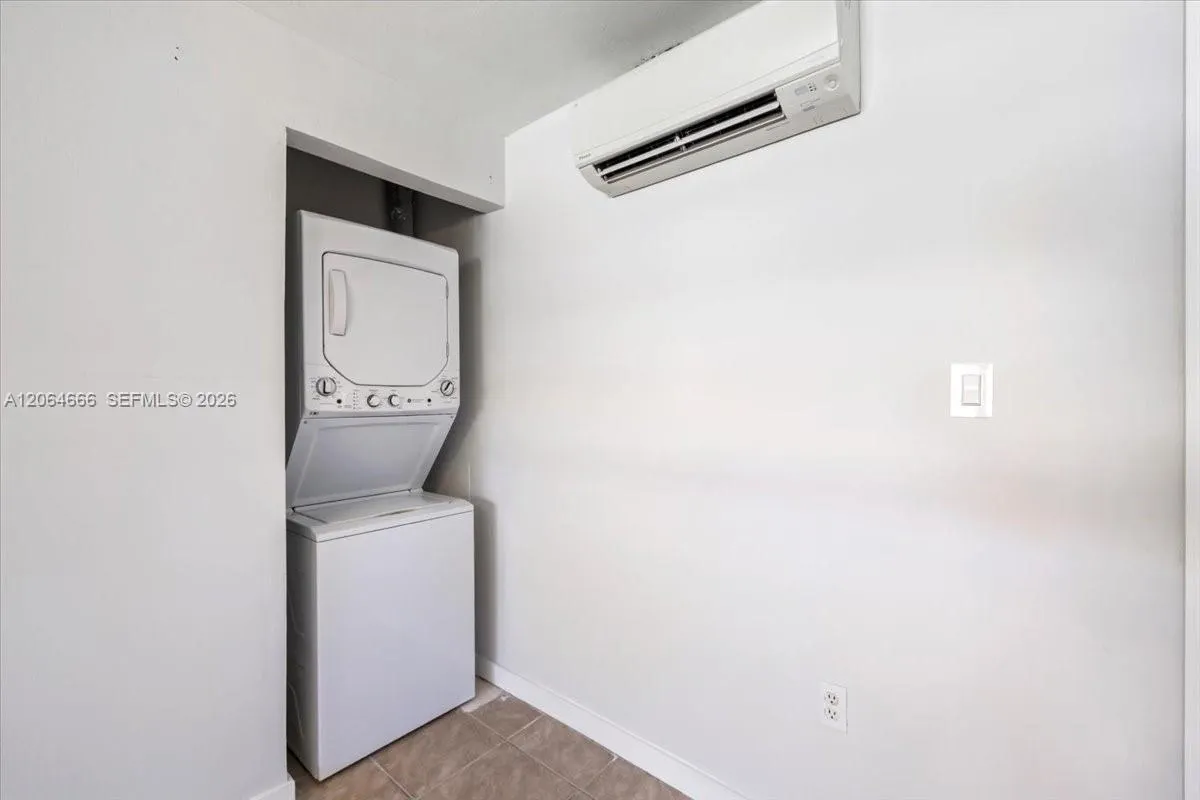 681/683 95th Avenue N