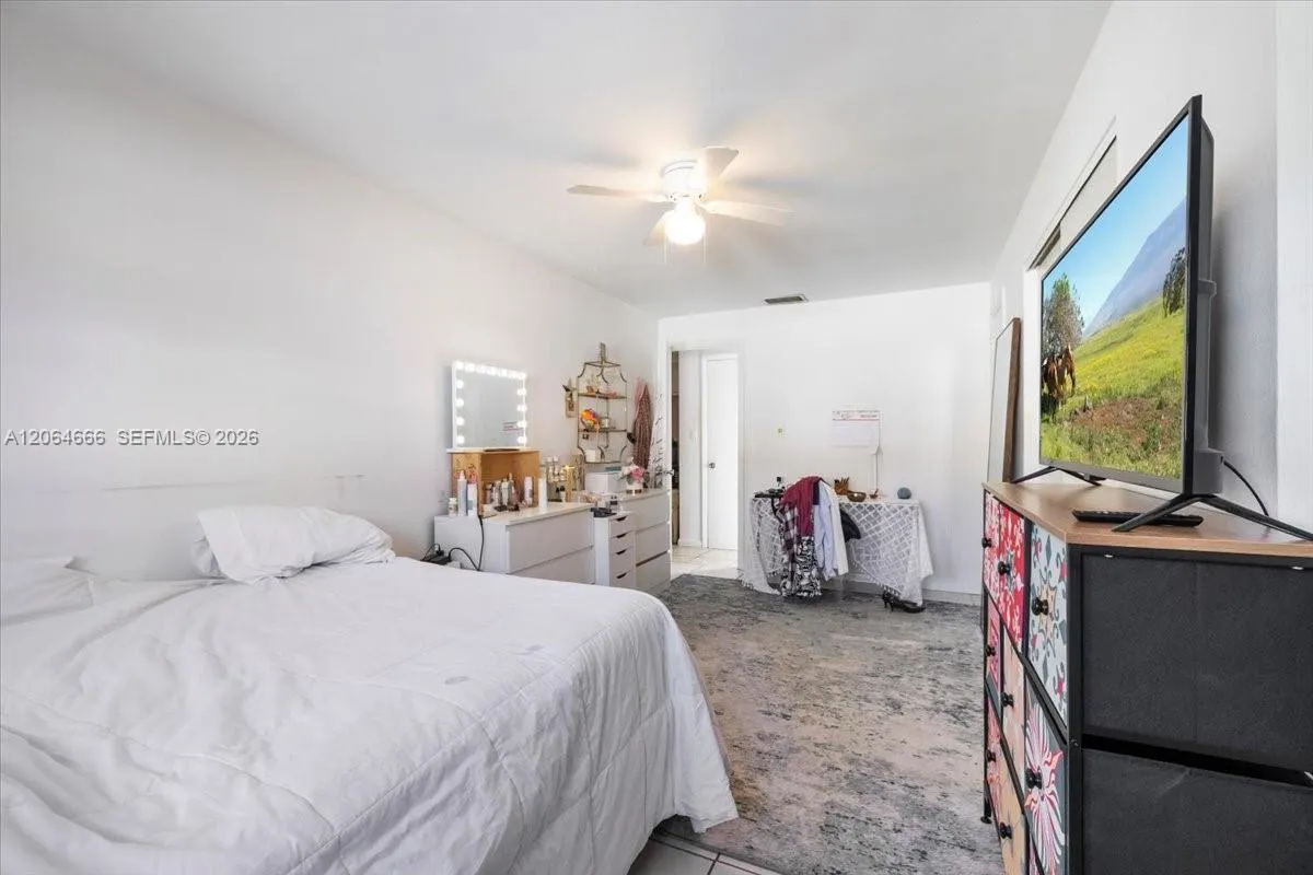 681/683 95th Avenue N