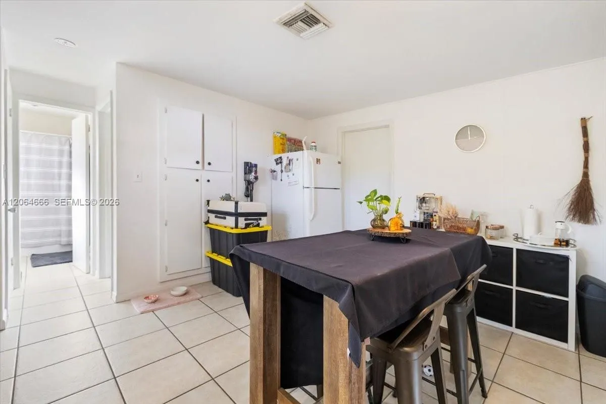 681/683 95th Avenue N