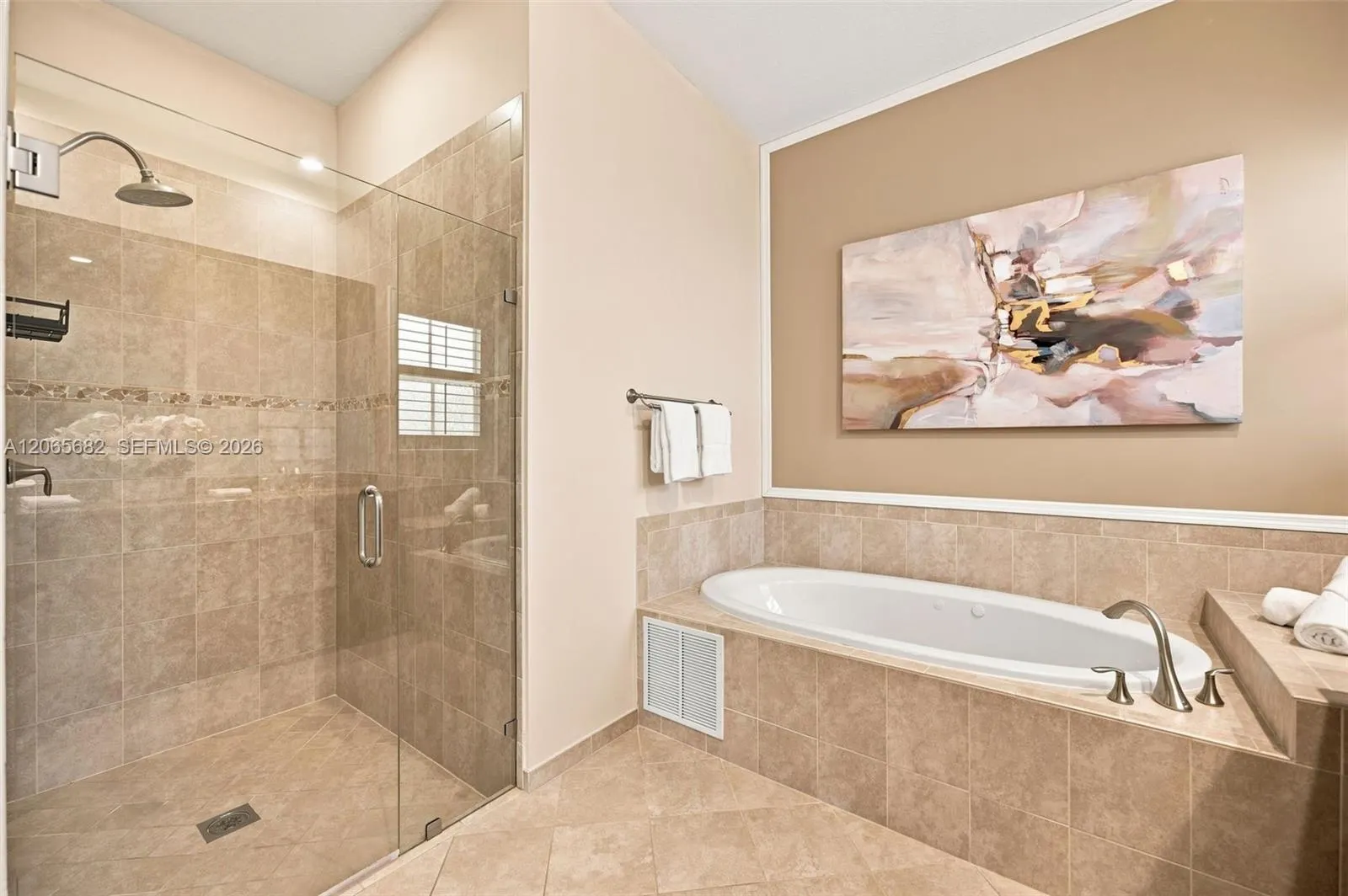 8550 Lakeside Bend