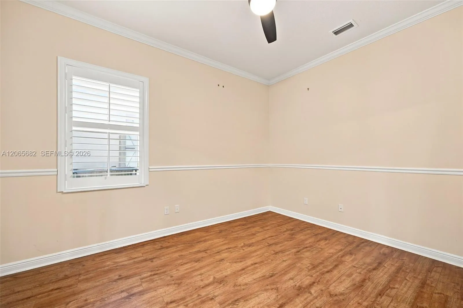 8550 Lakeside Bend