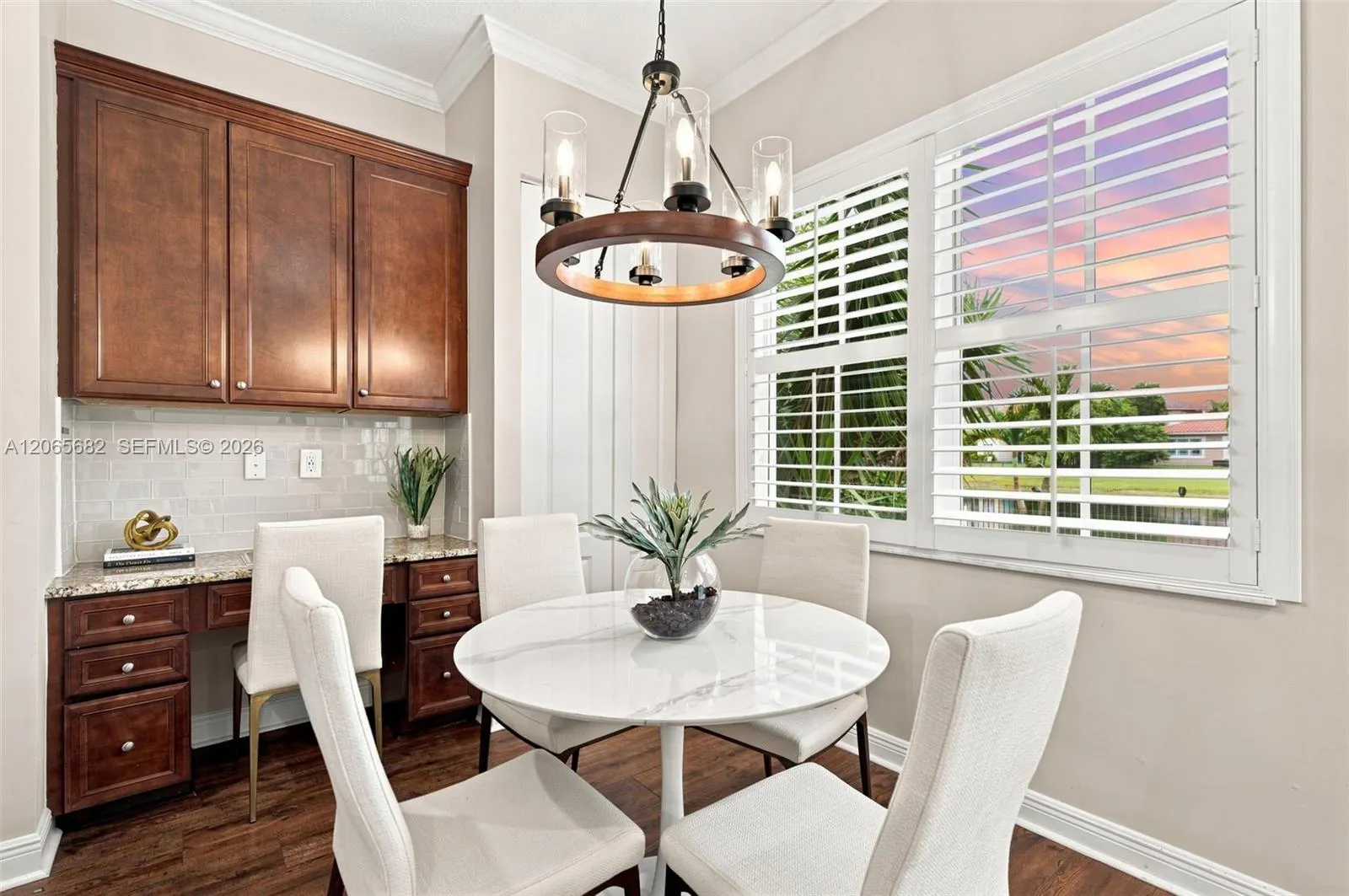 8550 Lakeside Bend