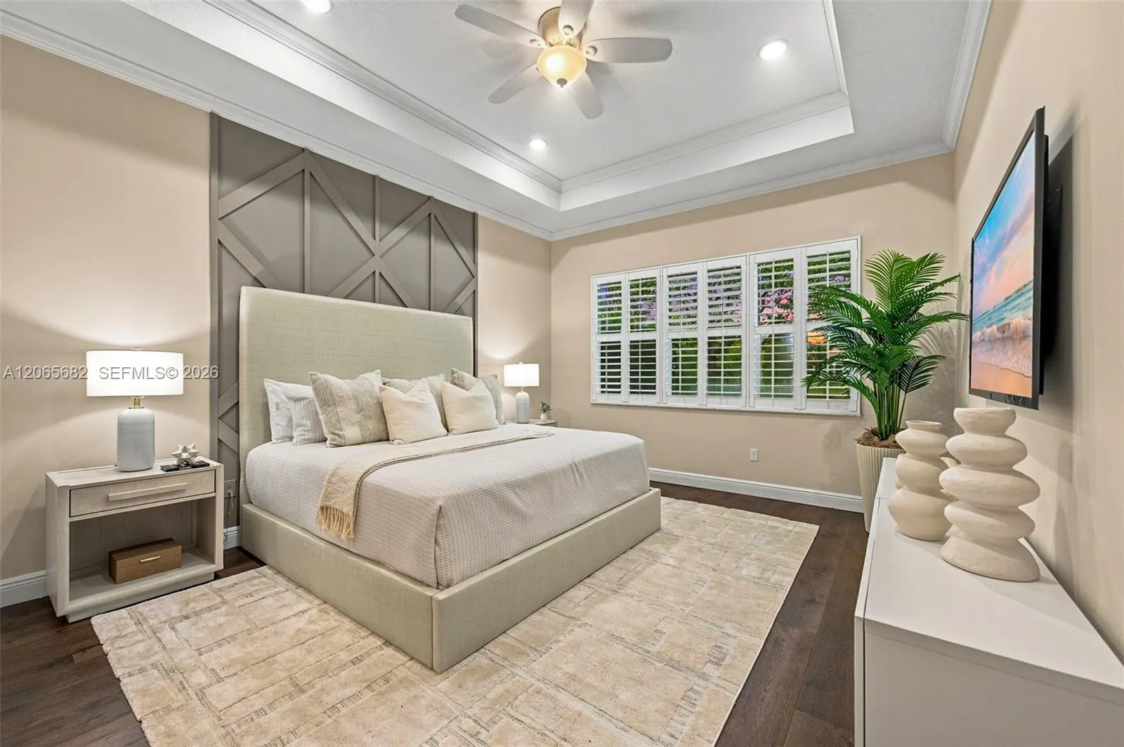8550 Lakeside Bend