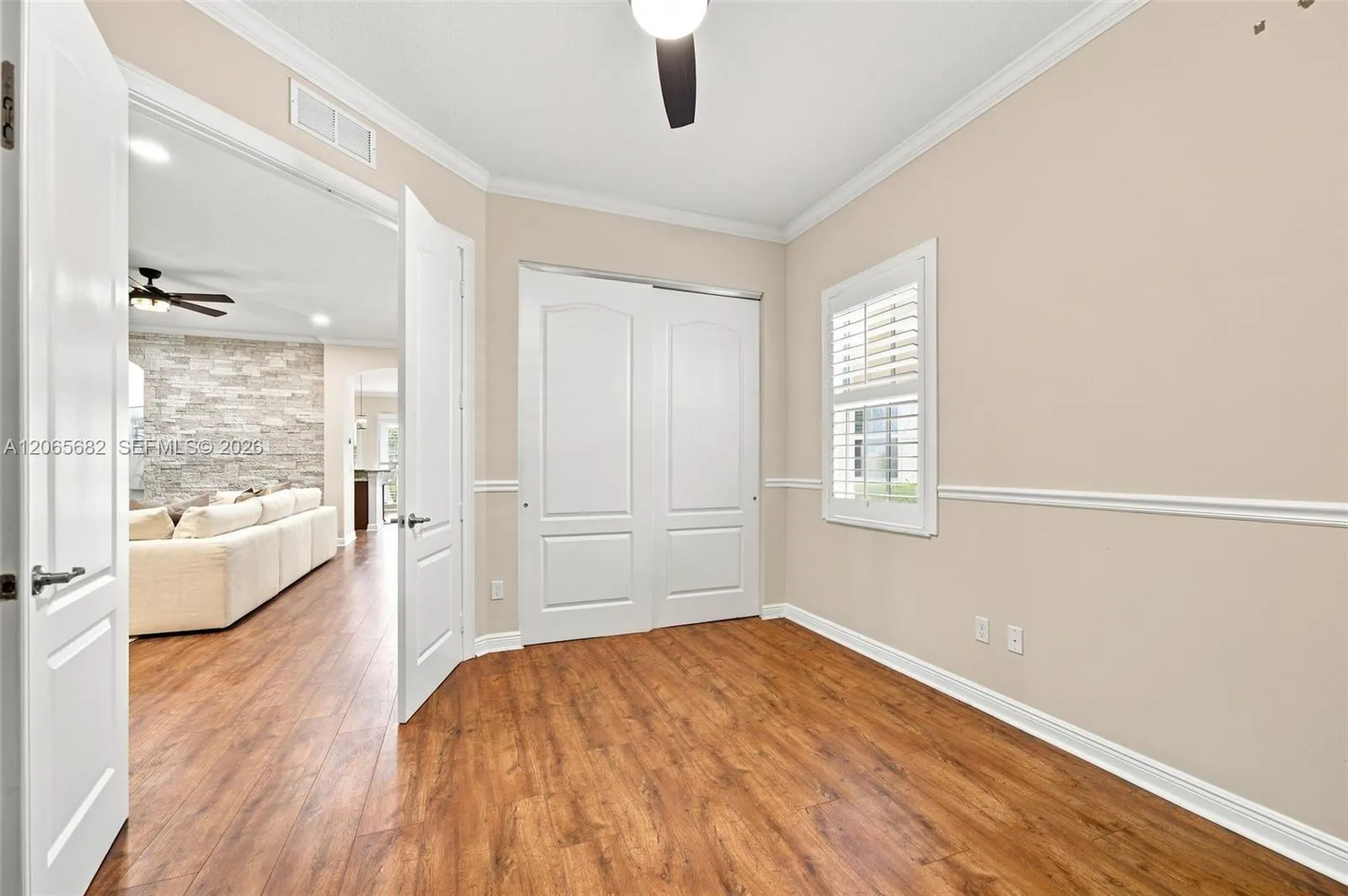 8550 Lakeside Bend