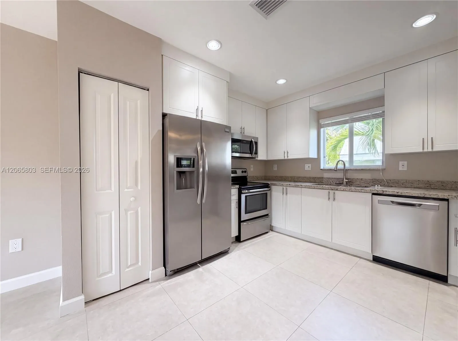 17 Lakeview Drive