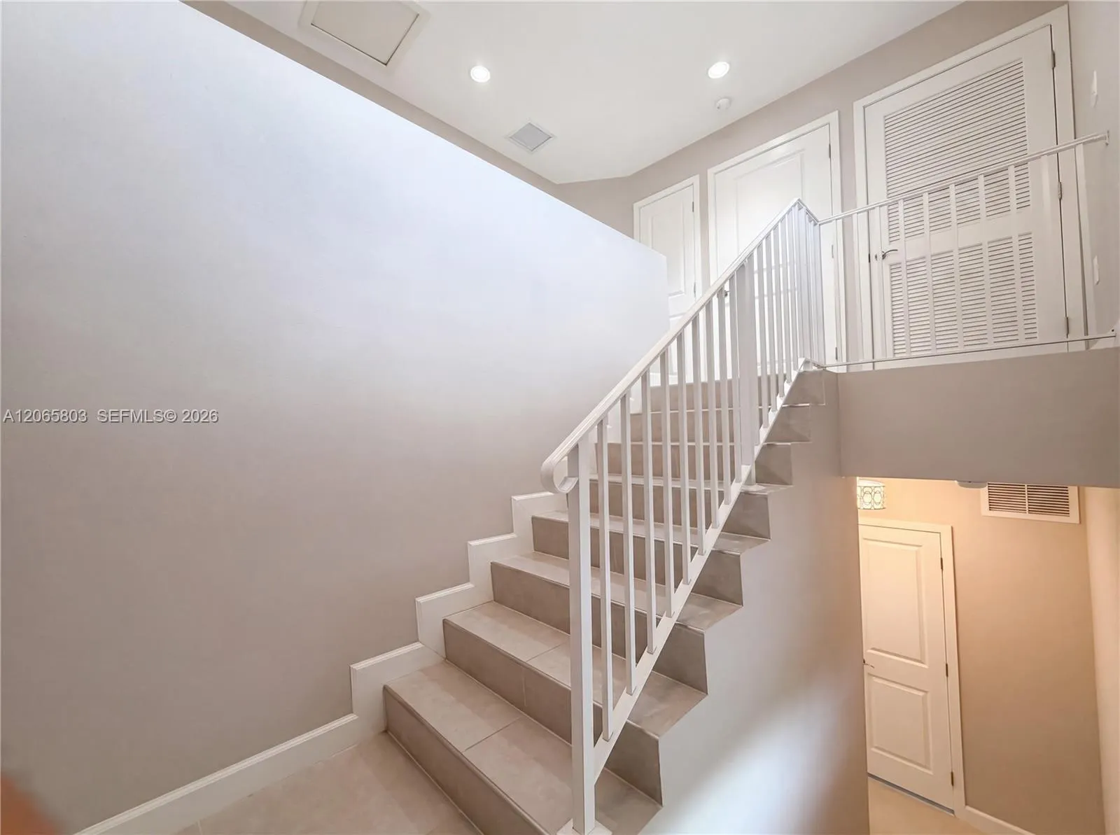 17 Lakeview Drive