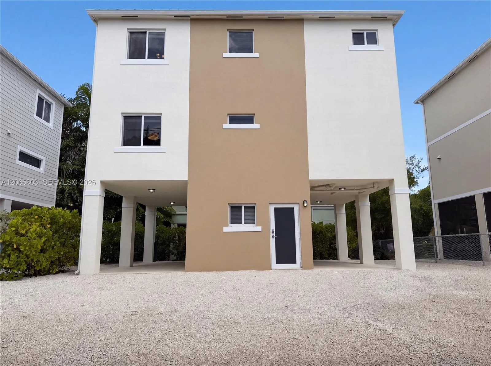 17 Lakeview Drive