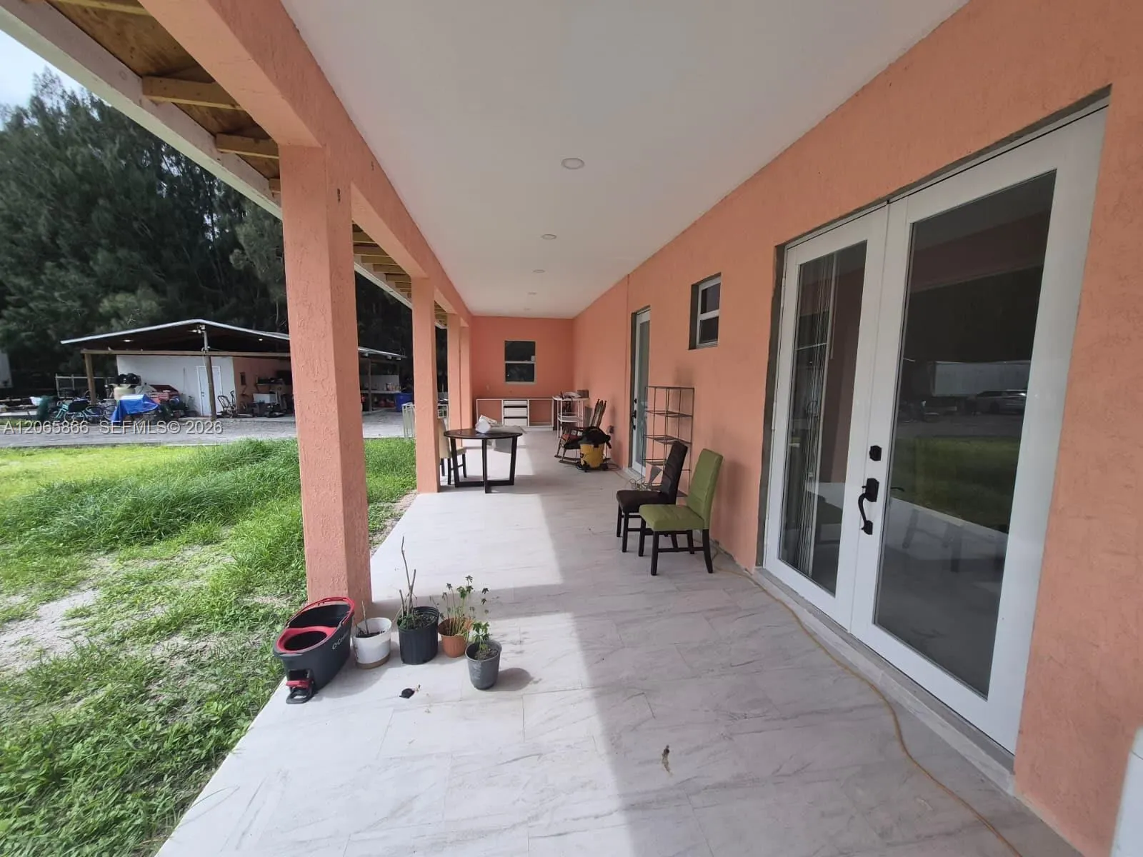 160 N Granja Street