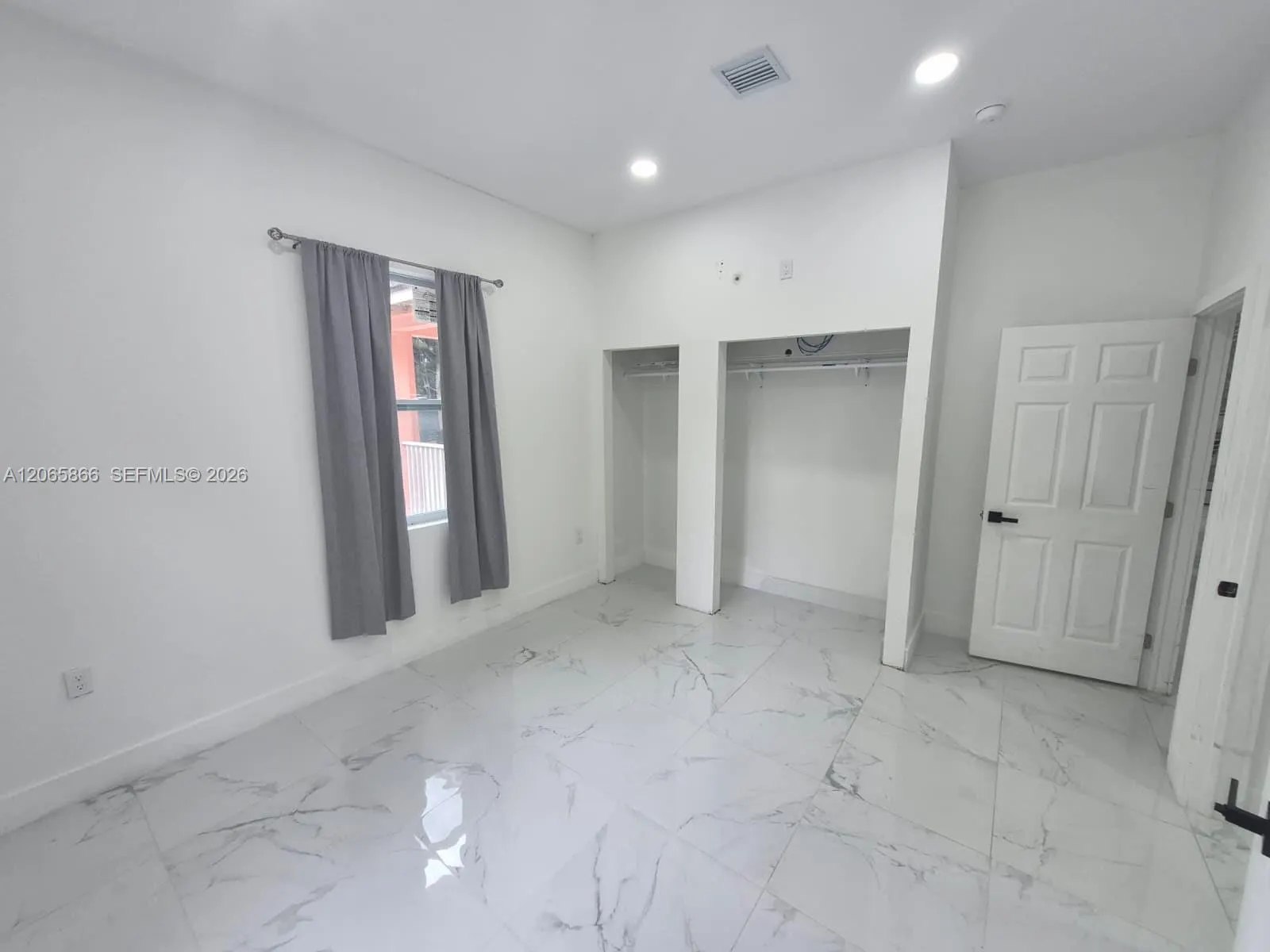 160 N Granja Street