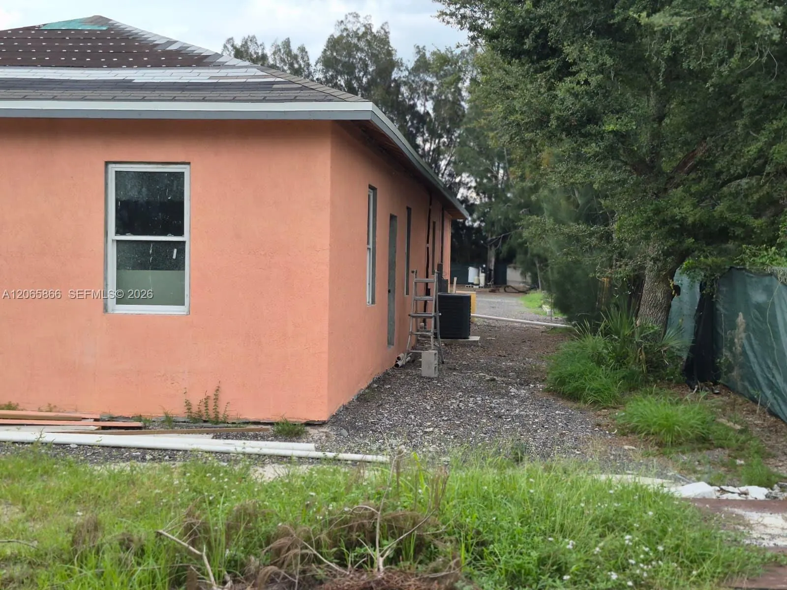 160 N Granja Street