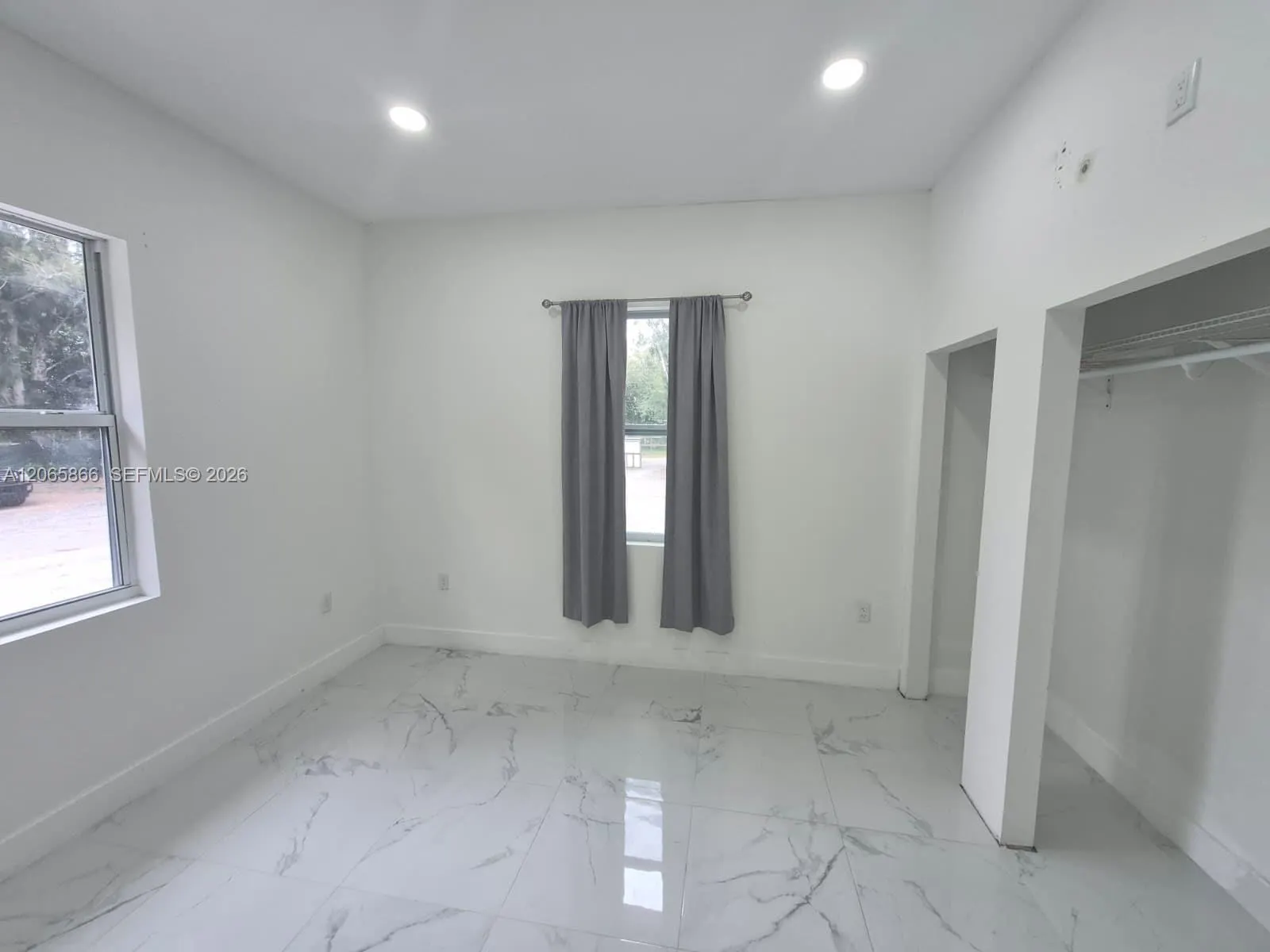 160 N Granja Street