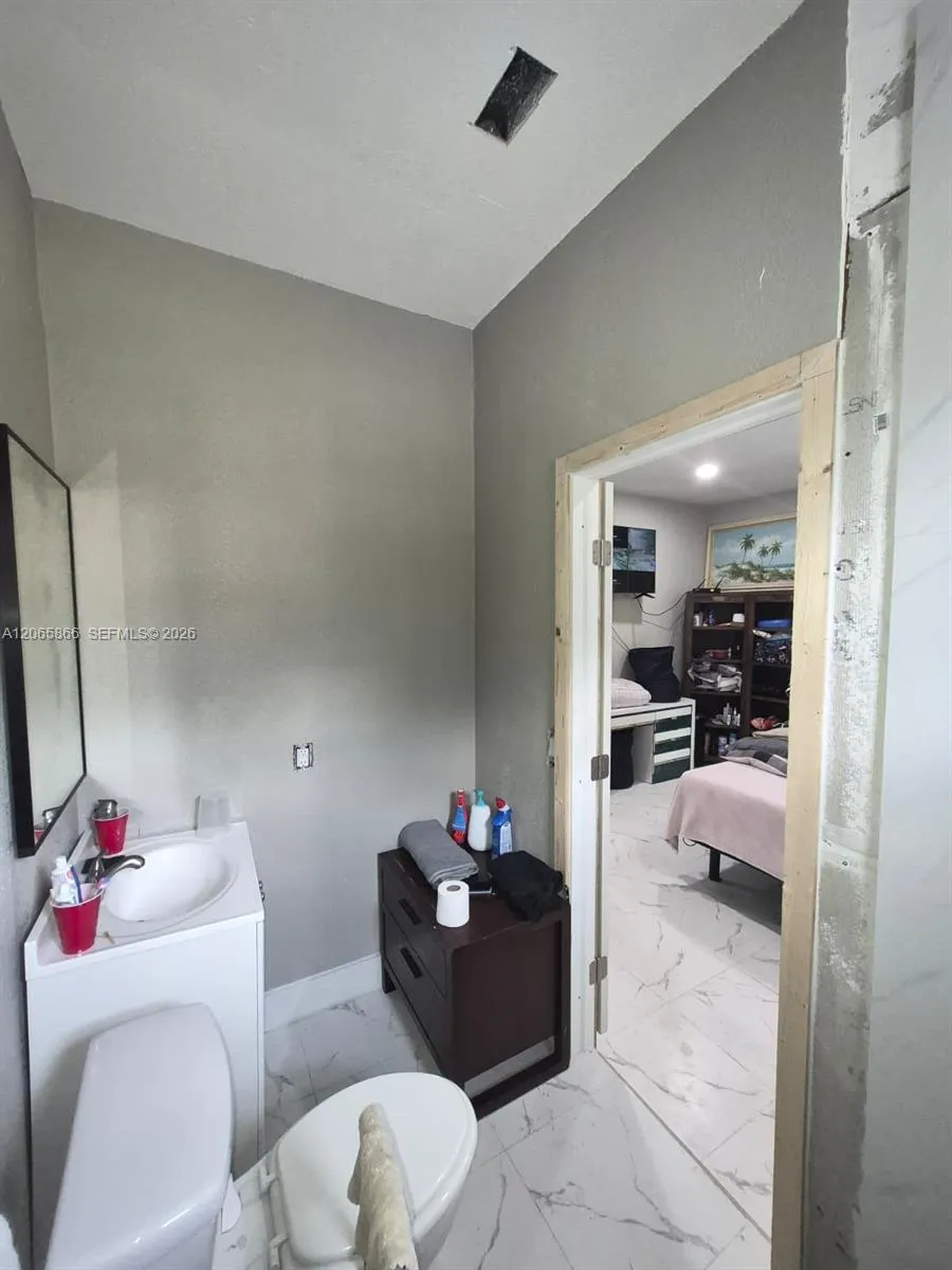 160 N Granja Street