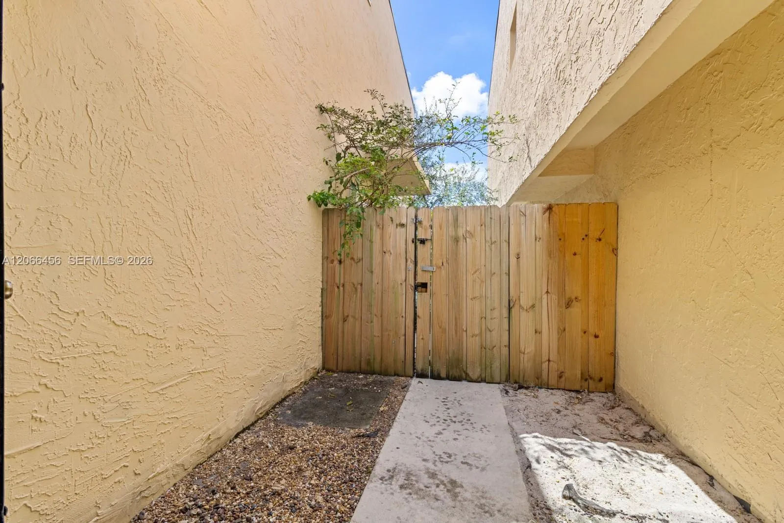 8953 NE 4th Ave Road #8953